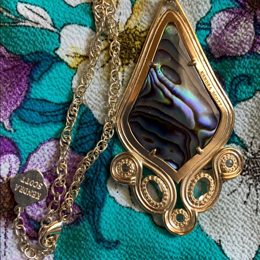 Gorgeous Abalone shell Kendra Scott necklace.